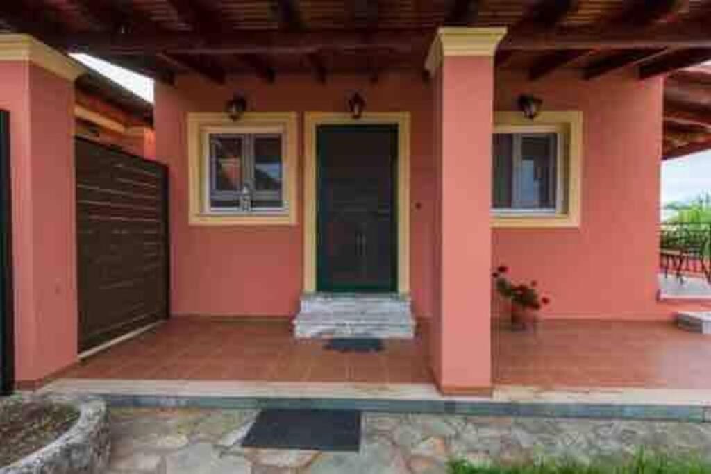 Sofis Private House With Big Garden Apartment
